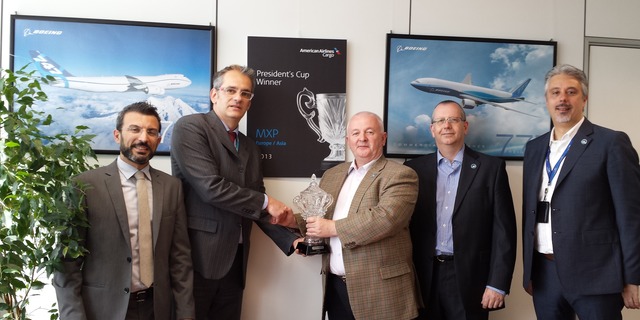 Alha ottiene il miglior risultato di Cargo Terminal Performance a livello mondiale: American Airlines consegna ad Alha la President's Cup Alha ottiene il miglior risultato di Cargo Terminal Performance a livello mondiale: American Airlines consegna ad Alha la President's Cup